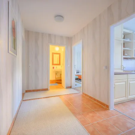 Apartament 3-room With 2 Bathrooms In Laatzen Id-8 *