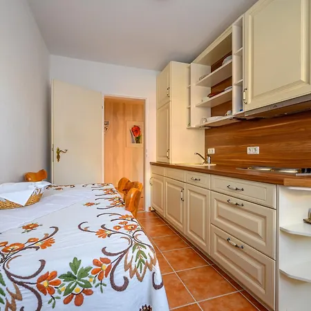 3-room With 2 Bathrooms In Laatzen Id-8 * Hanower